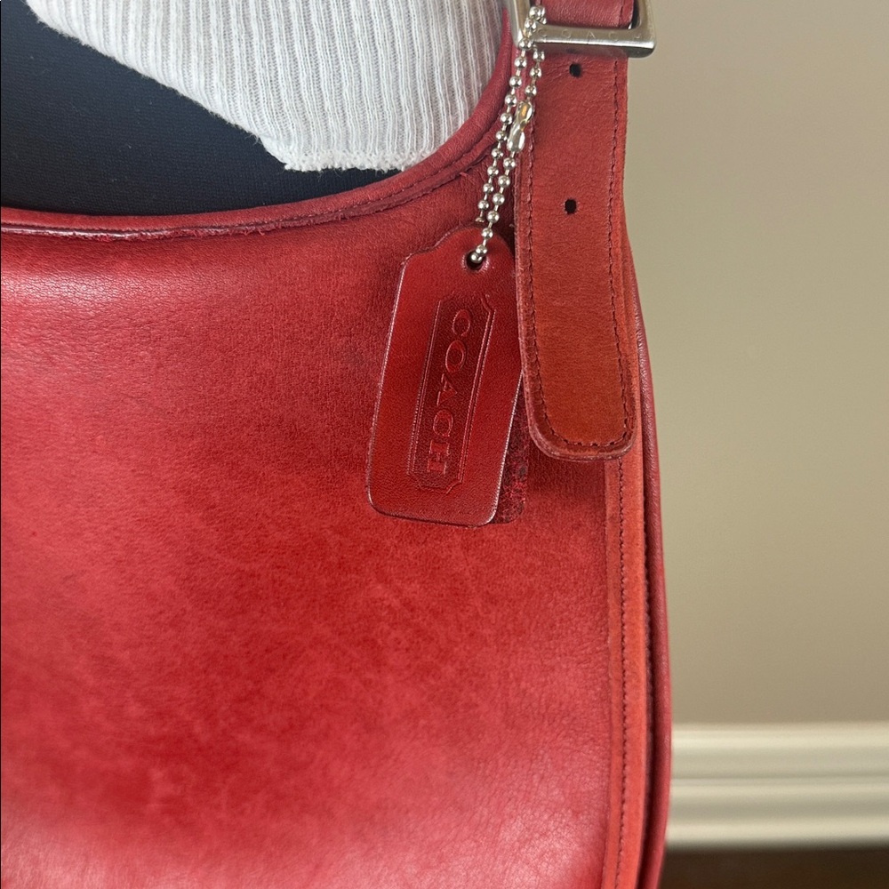 Vintage Coach Red Leather Flap Bag 9135 - Picture 2 of 9